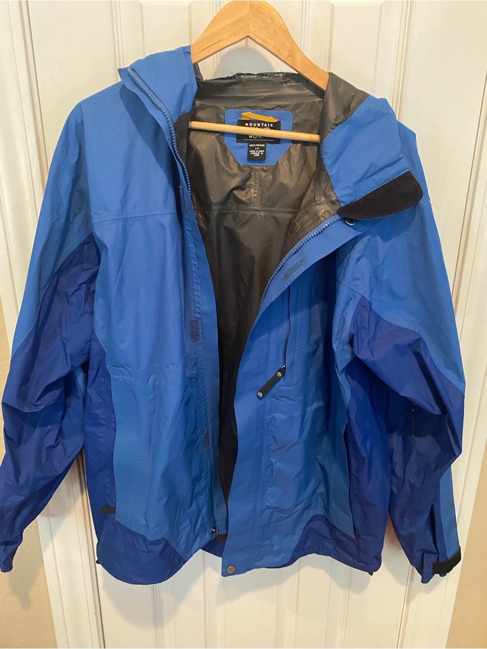 Mountain Hard Wear ozone  men’s Blue Waterproof Shell Jacket size large